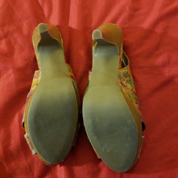 Floral sandals - Picture 3 of 7